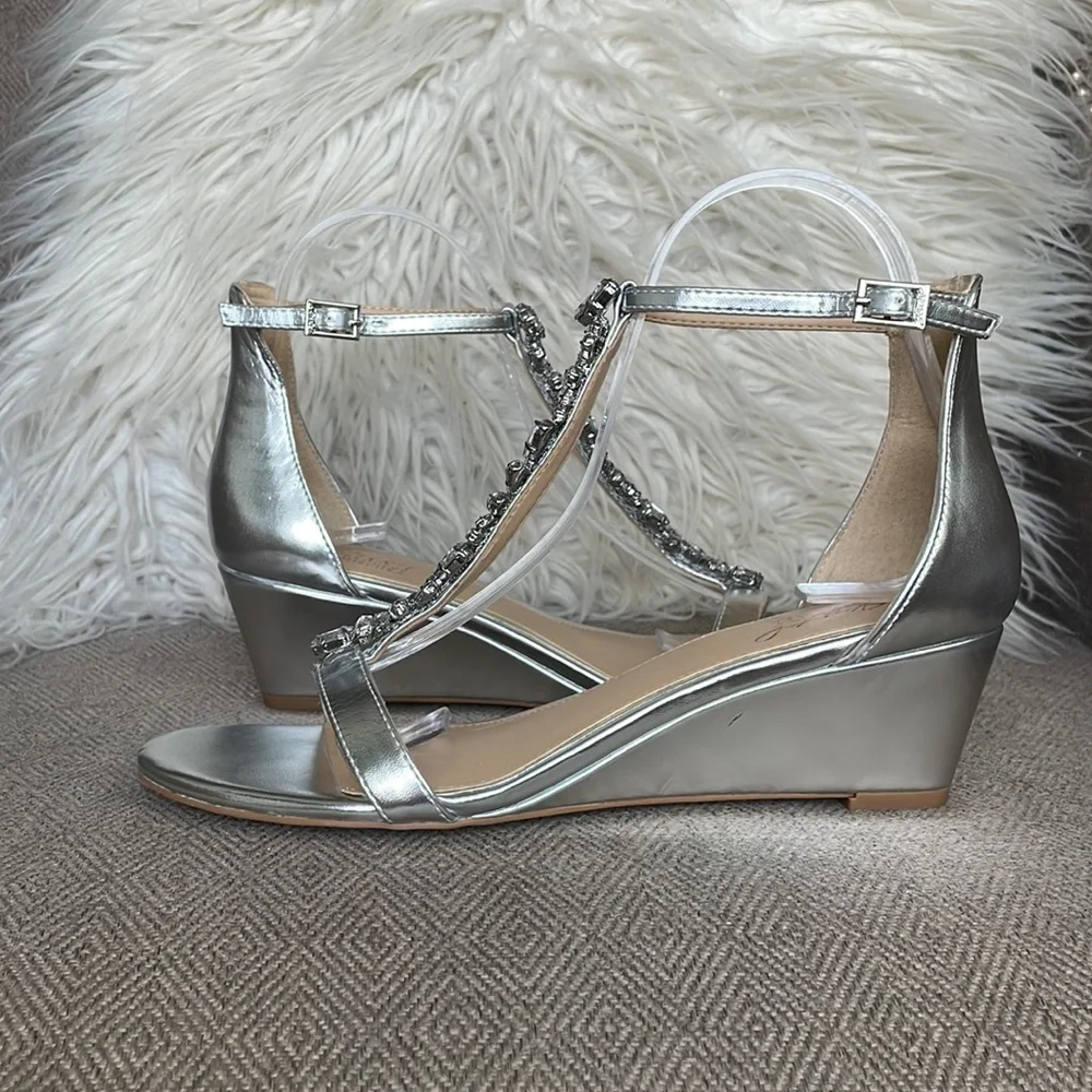 Jewel Badgley Mischka “DARRELL” Wedges‎